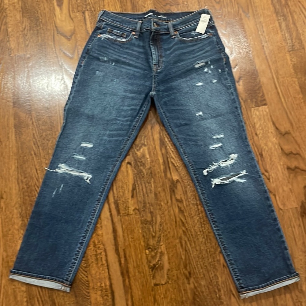 Old Navy Mid-Rise Boyfriend Distressed Capris NWT